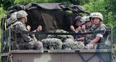 Южная Корея поставила под ружье войска после взрыва офиса связи в КНДР