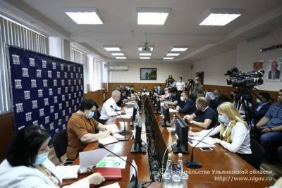 Сергей Морозов поручил разработать стратегию кадрового обеспечения экономики региона