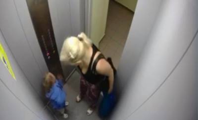 Женщина избила в лифте свою трехлетнюю внучку