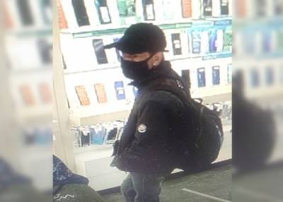 Полиция Бурятии разыскивает молодого человека, вытащившего кошелек у старушки. Видео