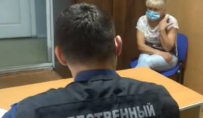 Опубликовано видео допроса бабушки из Красноярска, ударившей внучку в лифте