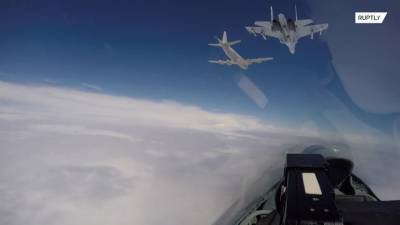 Перехват российскими Су-27 бомбардировщиков США над Балтикой — видео