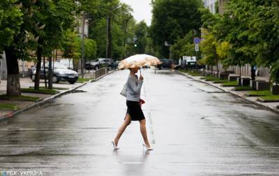Украину завтра накроют дожди с градом