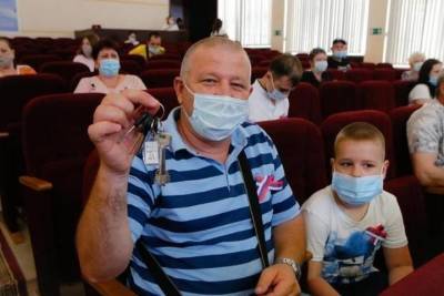 36 семей Новороссийска переехали из аварийного жилья в новые дома