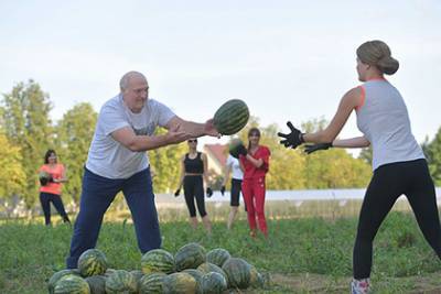 Лукашенко призвал белорусов сохранить свой клочок земли