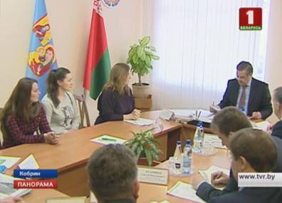 Вице-премьер Беларуси Анатолий Калинин провел прием граждан в Кобрине