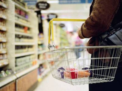 Россияне стали покупать дешевые продукты, макароны и акционку на фоне пандемии