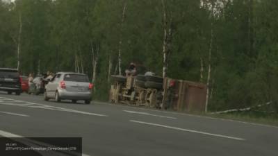 Двое погибли из-за протаранившего пять машин грузовика под Челябинском