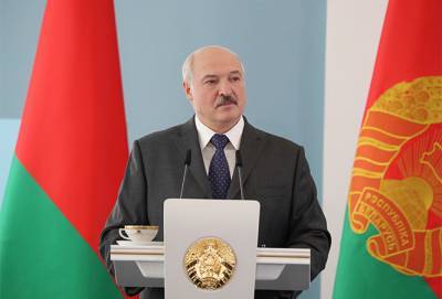Лукашенко сказал, что уборка урожая для него важнее выборов