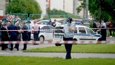 Раненных при стрельбе в Москве полицейских представят к госнаградам