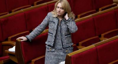 "Просто жизнь": нардеп от партии Тимошенко заявила о намерении сложить мандат