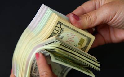 Коронавирус против денежных переводов: валюты в Грузию прислали меньше