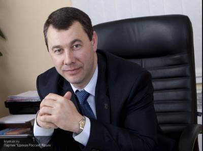 Крымский депутат поддерживает поправку в Конституцию РФ о гражданстве чиновников