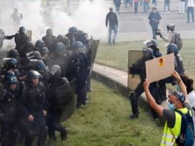 Акции протеста во Франции переросли в беспорядки