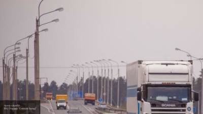 Пассажирский автобус придавило грузовиком в Сочи