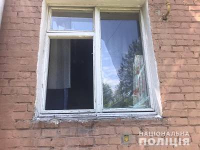 На Киевщине мужчина выкинул в окно 5-летнего мальчика