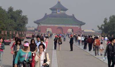 Жителей Пекина выпустят из города лишь с отрицательным тестом на коронавирус