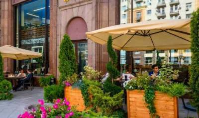 Собянин открыл сезон летних веранд ресторанов и кафе