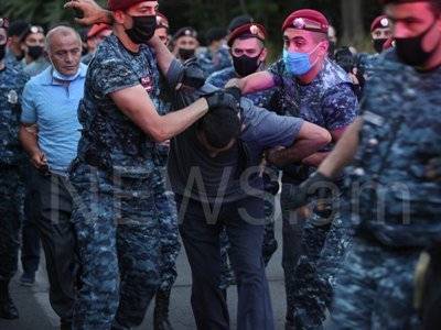Полиция продолжает подвергать приводу сторонников Гагика Царукяна