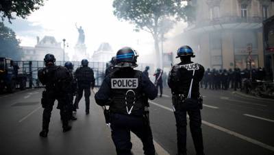 На протесты медиков в Париже вышли 18 тысяч человек
