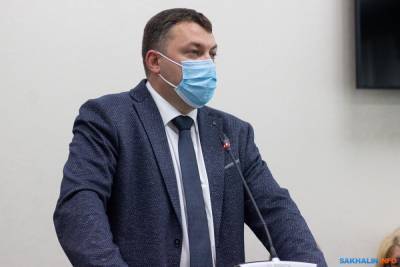Ющук решил доказать депутатам, что не платил замам премии по 600 тысяч рублей