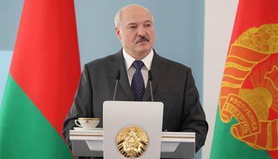 Лукашенко обещает золотые горы: надо в два раза повысить зарплату