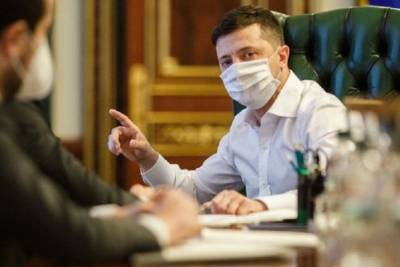 Зеленский поручил активизировать переговоры о закупке вакцины от Covid-19