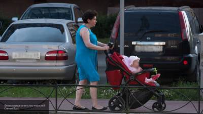 Родители-одиночки в России могут получить дополнительные выплаты на фоне пандемии