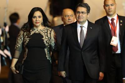 Президент Гондураса и его супруга заболели COVID-19