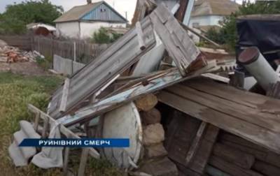 В Херсонской области смерч повредила дома
