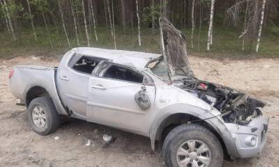 Автомобиль опрокинулся на трассе в Карелии: пострадали женщина с ребенком