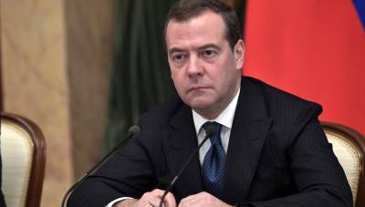 Медведев назвал три экономических шока для России