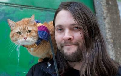 Уличный кот по кличке Боб умер в Британии