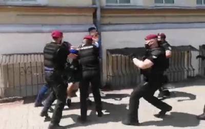 В Киеве начались столкновения с полицией