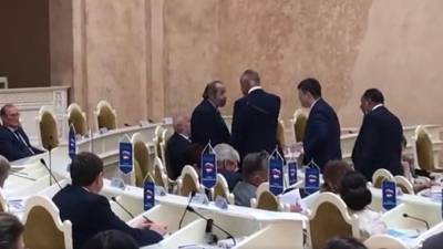 Разговор о поправках в Конституцию привел депутатов ЗакСа Петербурга к конфликту