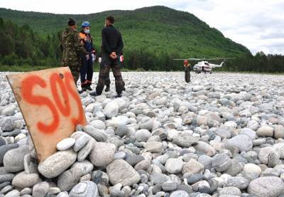 «От эвакуации отказались, но помощь приняли»: Спасатели нашли эстремалов, пропавших в горах Бурятии