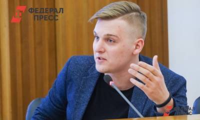 Екатеринбургскому депутату Андрею Пирожкову военные вновь вручили повестку на медкомиссию