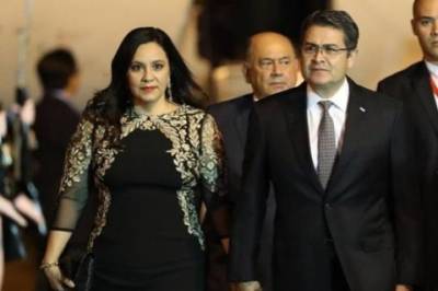 Президент Гондураса вместе с женой заразились коронавирусом
