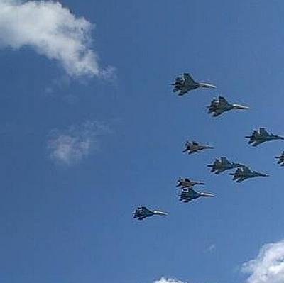 В Петербурге прошла первая тренировка пролета авиации над городом