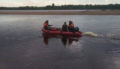 Водолазы привлекли подводные аппараты для поисков утонувших подростков в Корткеросском районе