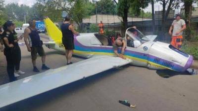 В Одессе упал легкомоторный самолет