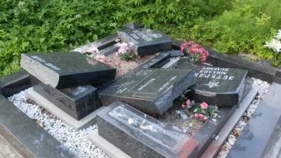 Восстановлению могилы спортивного журналиста Михаила Эстерлиса помешал коронавирус
