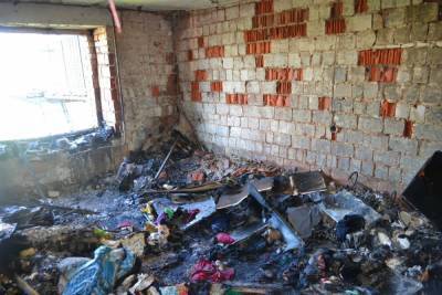 40 человек эвакуировали спасатели из-за пожара в чебоксарской многоэтажке