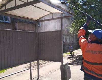 В трёх районах Ульяновска продолжается дезинфекция остановок