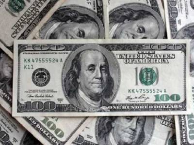 Экономист рассказал о курсе доллара летом