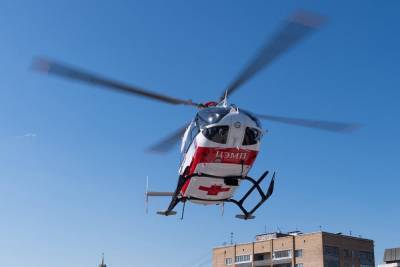 Вертолет приземлился на Минском шоссе для госпитализации пострадавшего в аварии