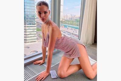 Самая перспективная российская модель снялась в откровенном наряде в небоскребе