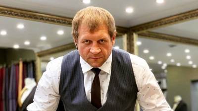 Хасиев и Яценко сделали ставки на исход боя Емельяненко — Исмаилов