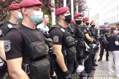В Киеве полицейский применил силу против активиста – после расследования результаты передадут в ГБР
