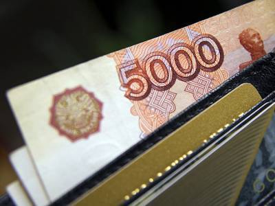 Опрос: Деньги с зарплаты откладывает каждый пятый россиянин